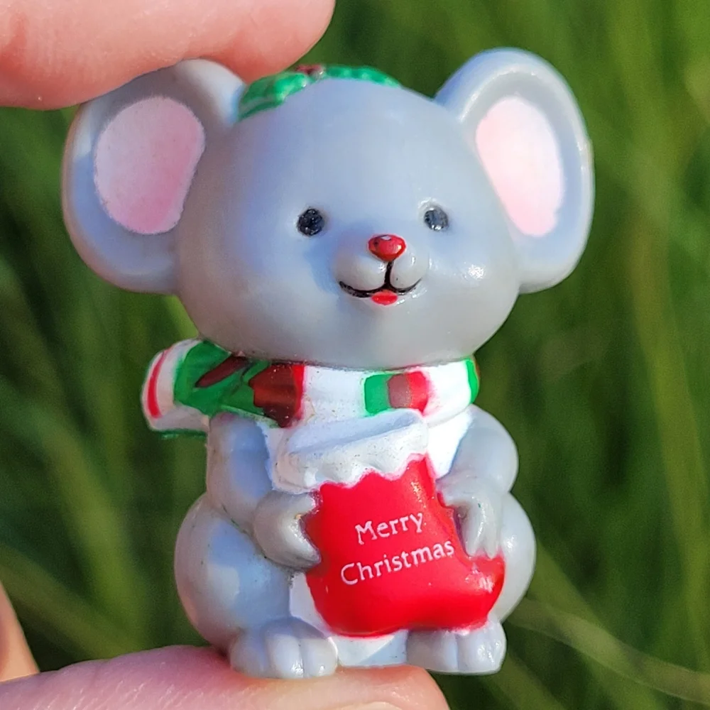 Cute Vintage Christmas Mice ~ Kitschy! ~ Russ Berrie ~ Tiny But Charming!